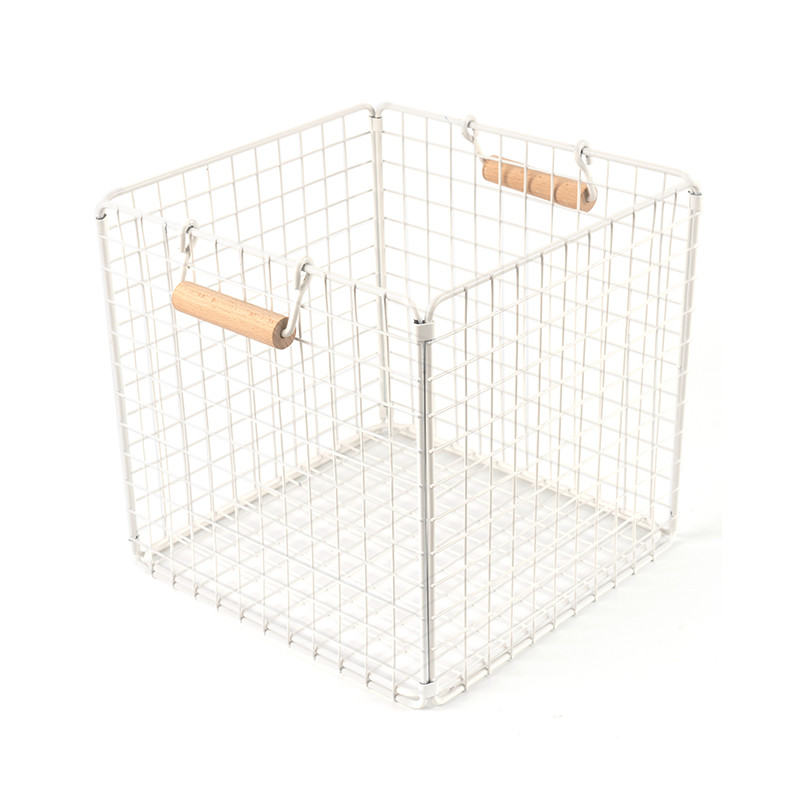 Trådopbevaringskurve med træhåndtag til pantry