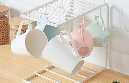 Sådan vælger du et metalstativ til køkkenkopper